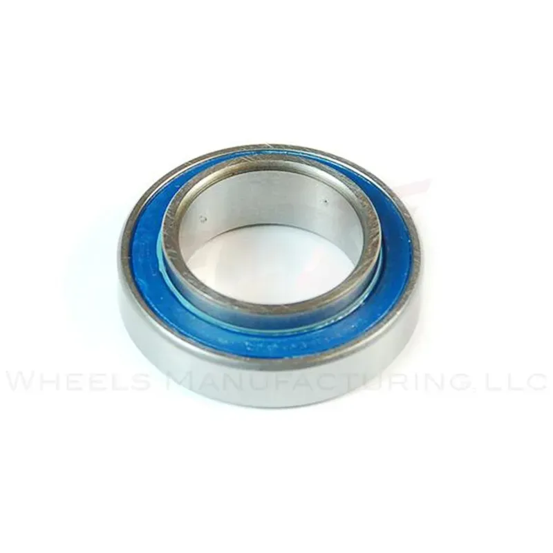 Wheels Manufacturing BB90 ABEC-3 Bottom Bracket in Silver