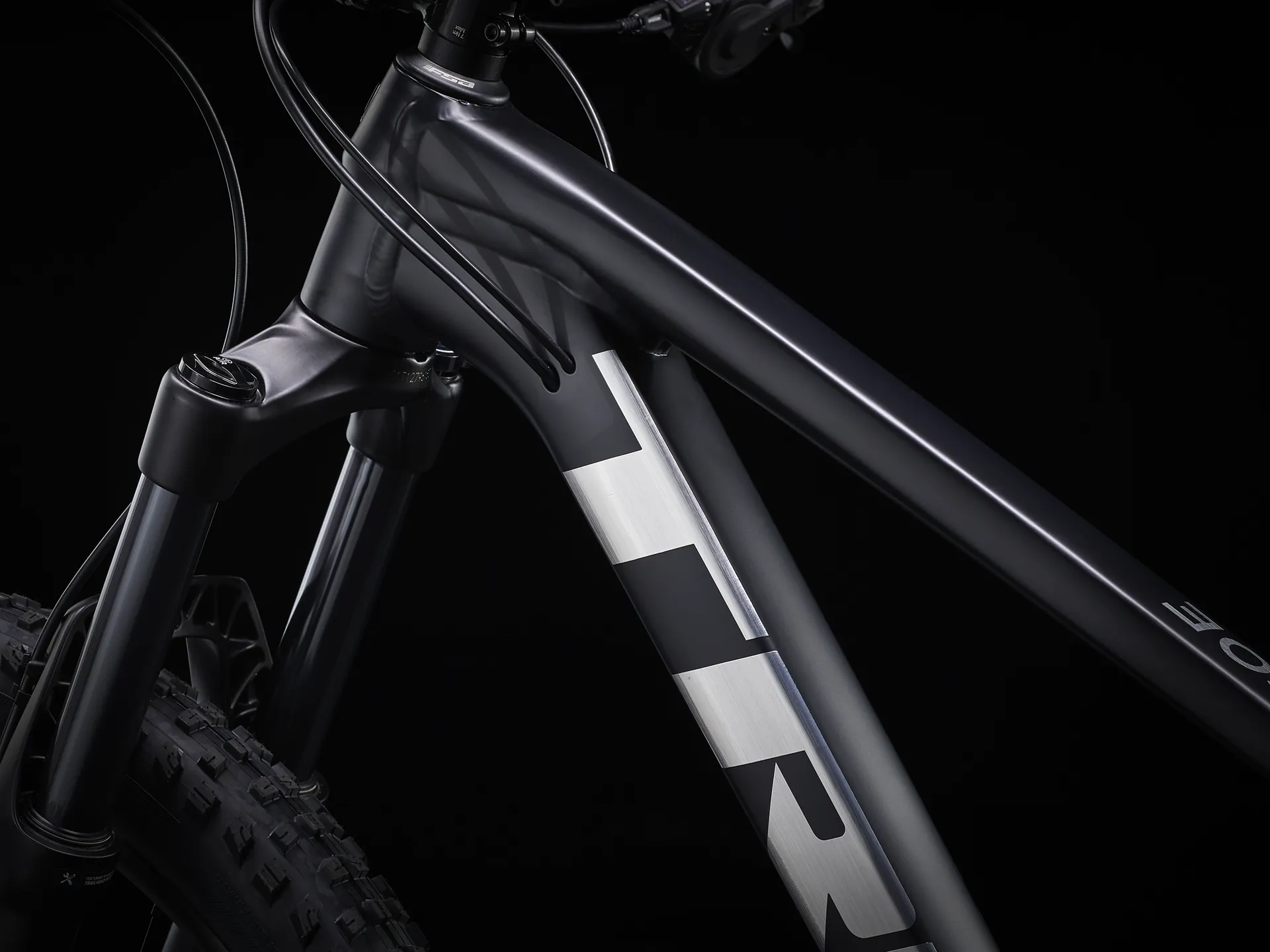 Trek Roscoe 7 Mountain Bike in Trek Black