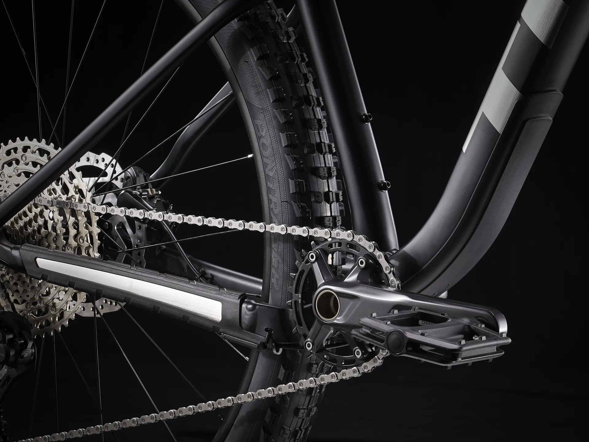 Trek Roscoe 7 Mountain Bike in Trek Black